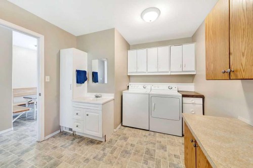 16 1St Street West, Neilburg, SK - Indoor Photo Showing Laundry Room