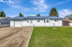 16 1st Street WEST Neilburg, SK S0M 2C0