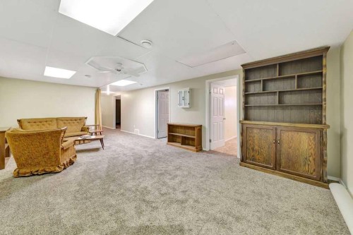 16 1St Street West, Neilburg, SK - Indoor Photo Showing Other Room