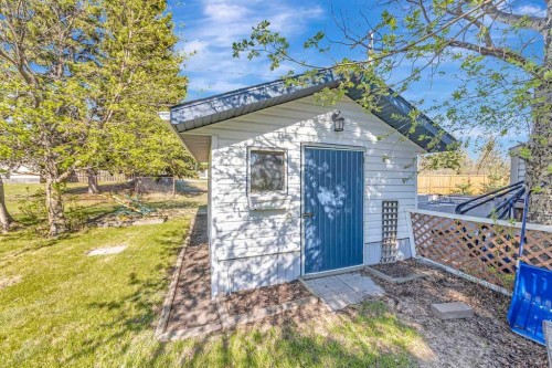 16 1St Street West, Neilburg, SK - Outdoor