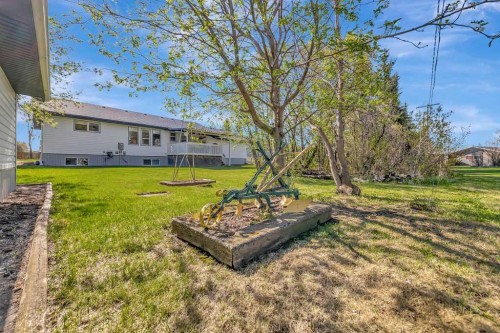 16 1St Street West, Neilburg, SK - Outdoor