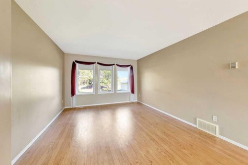 16 1St Street West, Neilburg, SK - Indoor Photo Showing Other Room