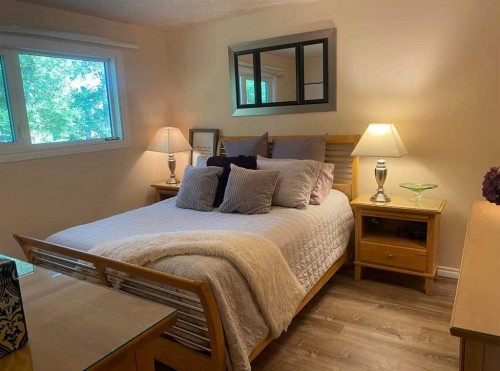 49425 Hwy 870, Innisfree, AB - Indoor Photo Showing Bedroom
