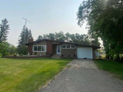 49425 HWY 870 Innisfree, AB T0B 2G0