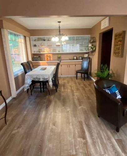 49425 Hwy 870, Innisfree, AB - Indoor Photo Showing Dining Room