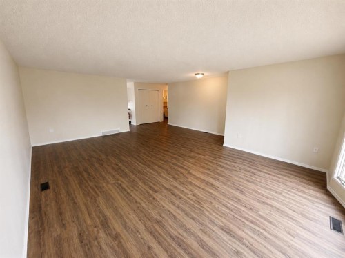 518 19Th Street, Wainwright, AB - Indoor Photo Showing Other Room