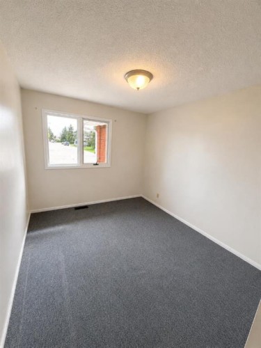 518 19Th Street, Wainwright, AB - Indoor Photo Showing Other Room
