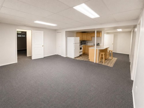 518 19Th Street, Wainwright, AB - Indoor Photo Showing Other Room