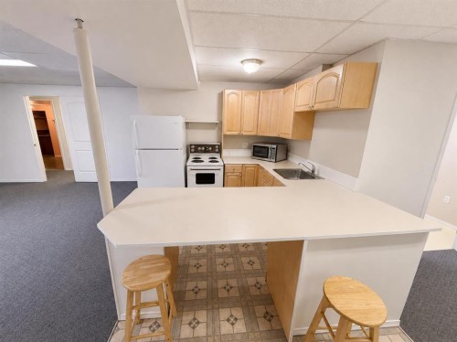 518 19Th Street, Wainwright, AB - Indoor Photo Showing Kitchen