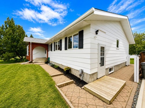 518 19Th Street, Wainwright, AB - Outdoor