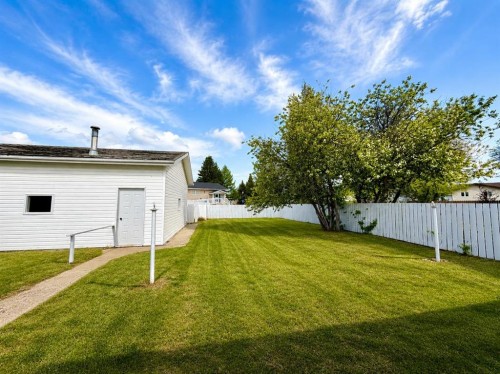 518 19Th Street, Wainwright, AB - Outdoor