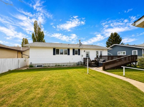 518 19Th Street, Wainwright, AB - Outdoor With Deck Patio Veranda