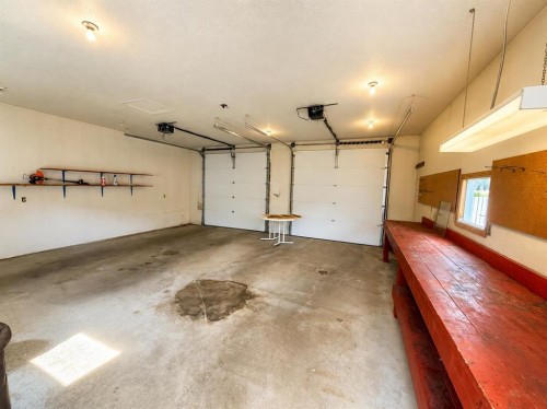 518 19Th Street, Wainwright, AB - Indoor Photo Showing Garage