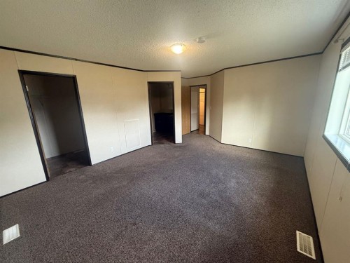 240 Main Street, Mervin, SK - Indoor Photo Showing Other Room
