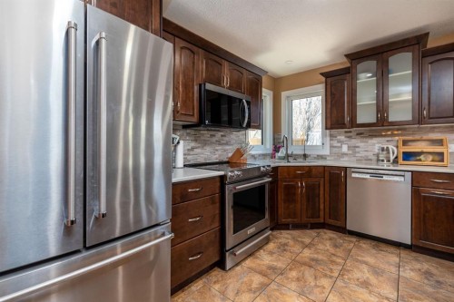 4005 60Th Avenue, Lloydminster, AB - Indoor Photo Showing Kitchen