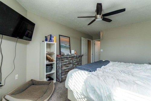 4005 60Th Avenue, Lloydminster, AB - Indoor Photo Showing Bedroom