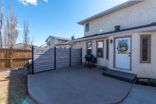 4005 60Th Avenue, Lloydminster, AB - Outdoor