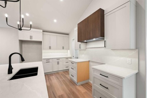 6021 20 Street, Lloydminster, AB - Indoor Photo Showing Kitchen With Double Sink