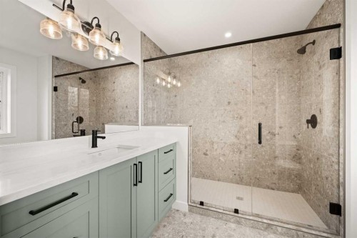 6021 20 Street, Lloydminster, AB - Indoor Photo Showing Bathroom