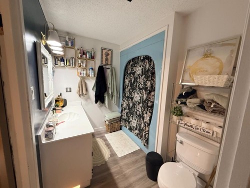 5701 31 Street, Lloydminster, AB 