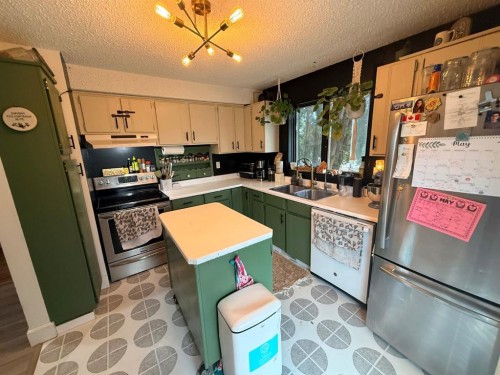 5701 31 Street, Lloydminster, AB 