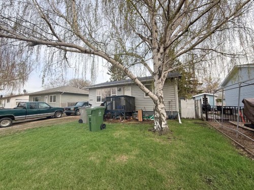 5115 56A Street, Lloydminster, AB - Outdoor