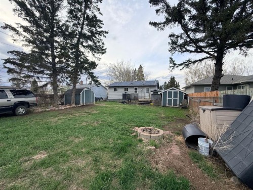 5115 56A Street, Lloydminster, AB - Outdoor