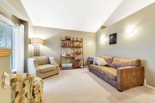 506 2Nd Street E, Maidstone, SK - Indoor Photo Showing Living Room