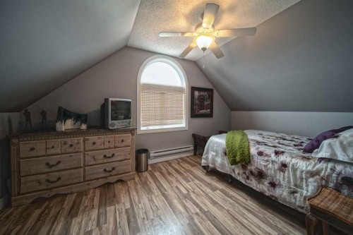 451066 Rge Rd 73, Rural Wainwright No. 61, M.D. Of, AB - Indoor Photo Showing Bedroom