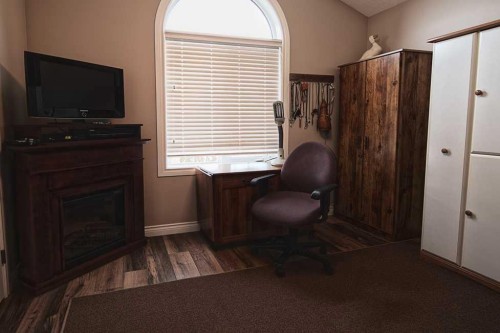 451066 Rge Rd 73, Rural Wainwright No. 61, M.D. Of, AB - Indoor With Fireplace
