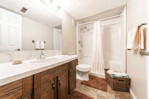 3104 58 Avenue, Lloydminster, AB 