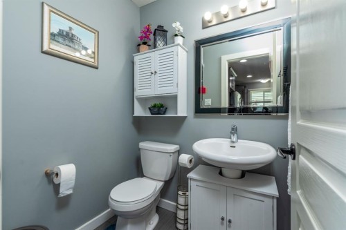 Unit 7-3390 72 Avenue, Lloydminster, AB - Indoor Photo Showing Bathroom