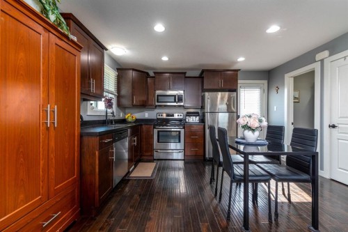 Unit 7-3390 72 Avenue, Lloydminster, AB - Indoor Photo Showing Kitchen