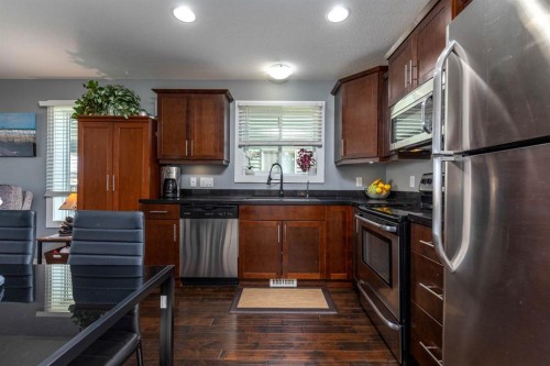 Unit 7-3390 72 Avenue, Lloydminster, AB - Indoor Photo Showing Kitchen