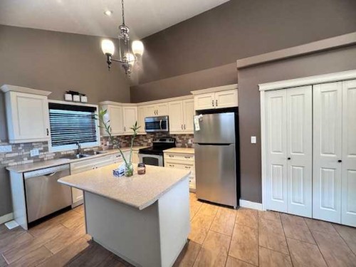 5317 16, Lloydminster, AB 