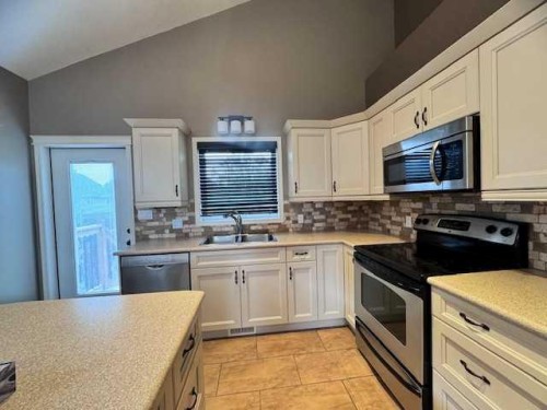 5317 16, Lloydminster, AB 
