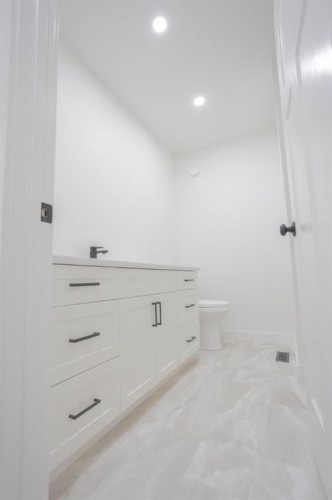 1029 7 Avenue, Wainwright, AB 