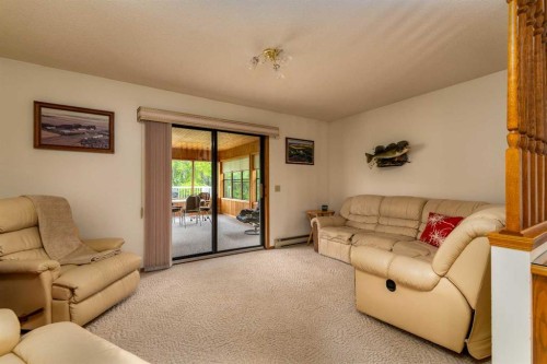 Ne 19-47-23-W3 Rm Eldon, Maidstone, SK - Indoor Photo Showing Living Room