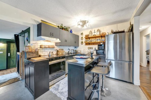 4910 58 Avenue, Lloydminster, AB 