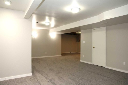 5224 23 Street, Lloydminster, AB - Indoor Photo Showing Other Room