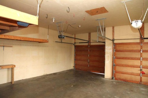 5224 23 Street, Lloydminster, AB - Indoor Photo Showing Garage