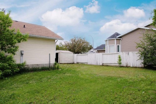 5224 23 Street, Lloydminster, AB - Outdoor