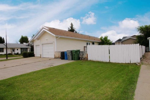 5224 23 Street, Lloydminster, AB - Outdoor