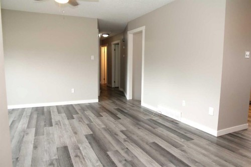 5224 23 Street, Lloydminster, AB - Indoor Photo Showing Other Room