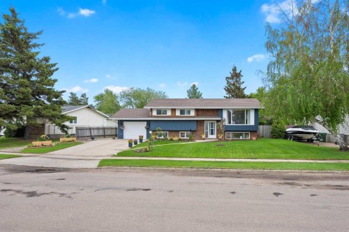 5609 35 Street, Lloydminster, AB - Outdoor With Facade