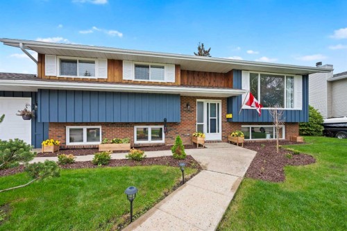 5609 35 Street, Lloydminster, AB - Outdoor With Facade