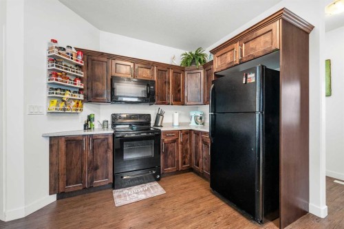 6015 18 Street, Lloydminster, AB - Indoor Photo Showing Kitchen