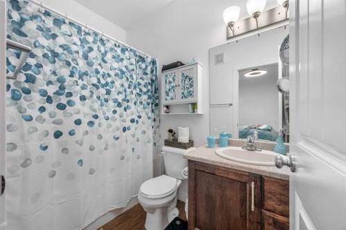 6015 18 Street, Lloydminster, AB - Indoor Photo Showing Bathroom