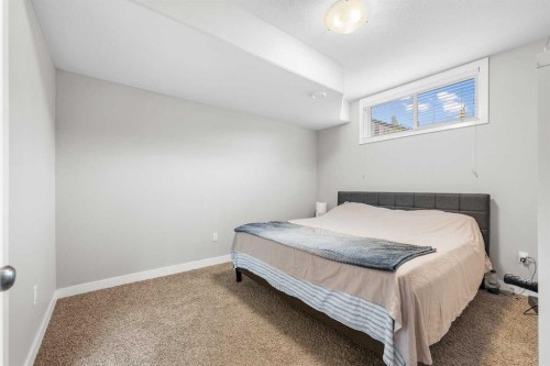 6015 18 Street, Lloydminster, AB - Indoor Photo Showing Bedroom