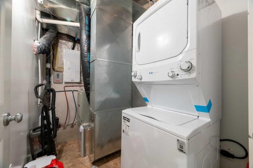 6015 18 Street, Lloydminster, AB - Indoor Photo Showing Laundry Room